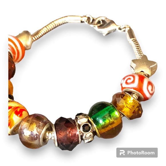 Lamp work glass bead charm bracelet - Picture 3 of 3